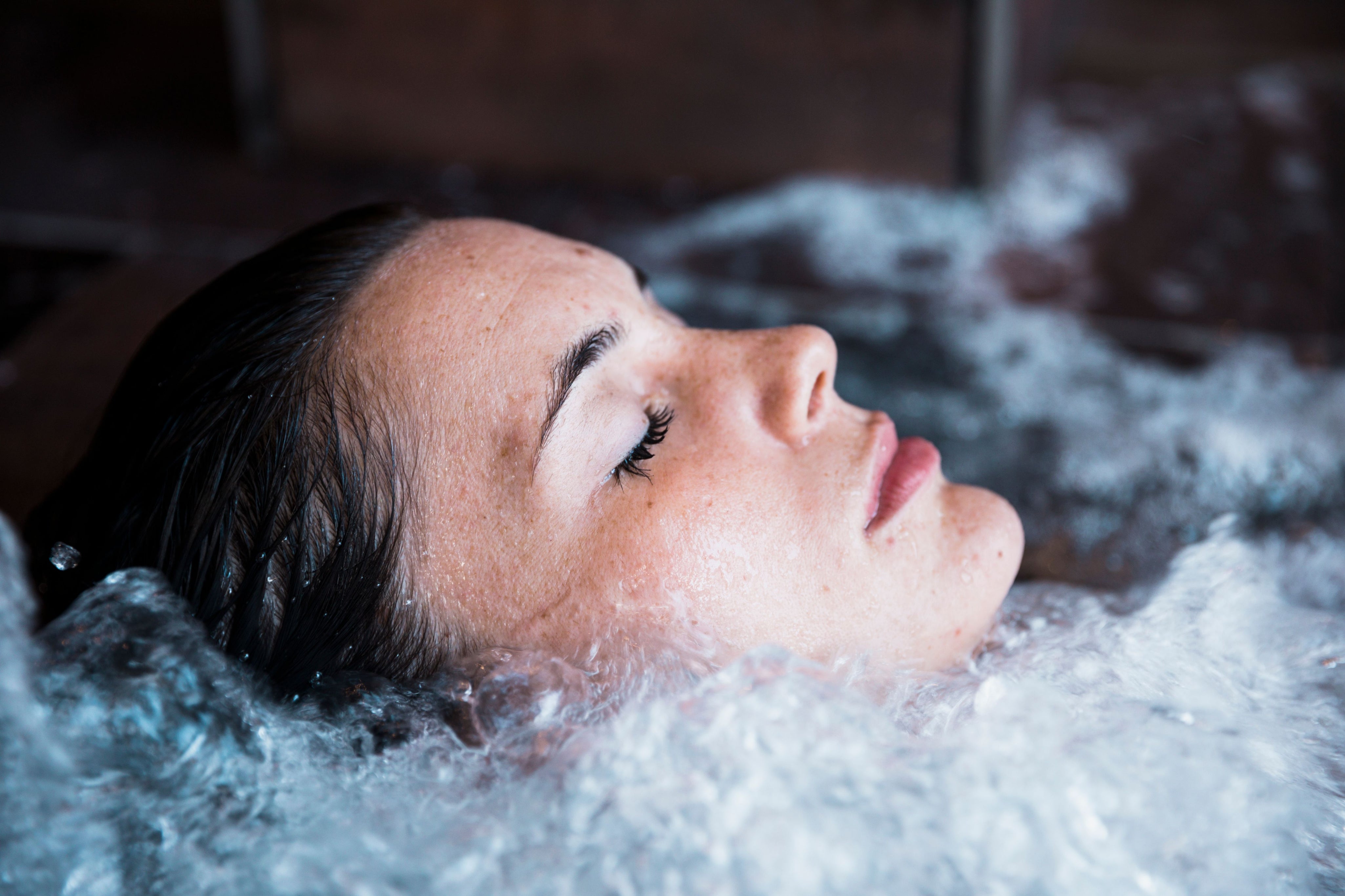 Cold Plunge for Postpartum Recovery: Why It’s a Game-Changer
